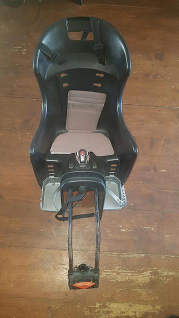 Fietsstoeltje voor achterop beschikbaar voor biedingen