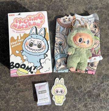 Exciting Macaron labubu - Green Grape beschikbaar voor biedingen