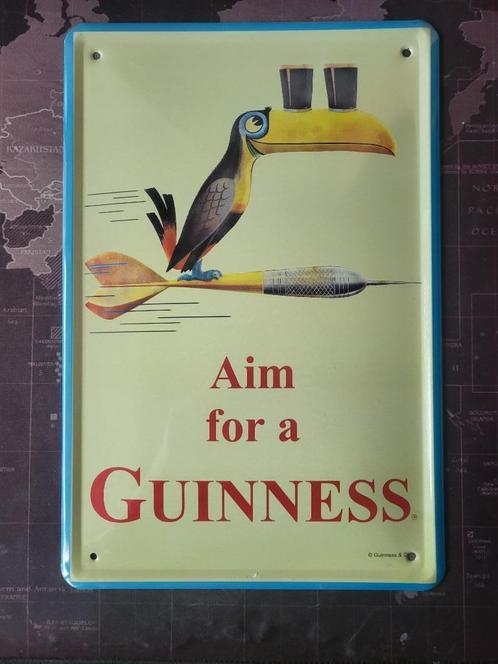 GUINNESS - 173 -  " AIM FOR A GUINNESS "., Verzamelen, Biermerken, Nieuw, Reclamebord, Plaat of Schild, Overige merken, Ophalen