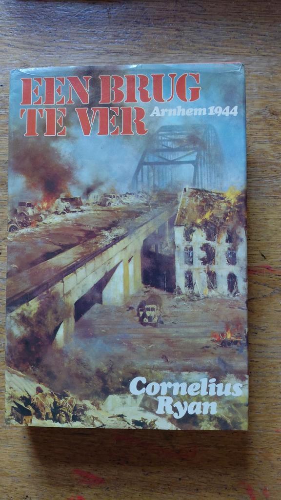 Een Brug Te Ver - Arnhem 1944 - Cornelius Ryan, Boeken, Oorlog en Militair, Gelezen, Tweede Wereldoorlog, Ophalen of Verzenden