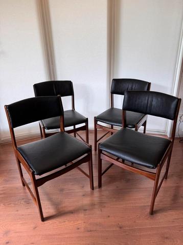 Vintage jaren 60 stoelen, set van 4 beschikbaar voor biedingen