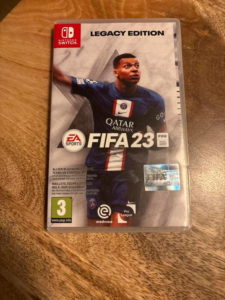 FIFA 23 Legacy Edition - Nintendo Switch, Spelcomputers en Games, Games | Nintendo Switch, Zo goed als nieuw, Sport, 2 spelers