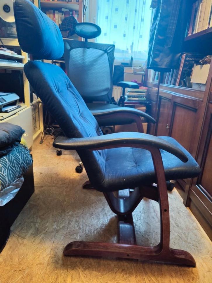 Moizi stoel fauteuil met krukje, Huis en Inrichting, Fauteuils, Gebruikt, Hout, Overige materialen, 75 tot 100 cm, Ophalen