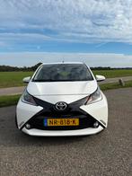 Toyota Aygo 1.0 Vvt-i 69pk 5D 2017 Wit, Voorwielaandrijving, Euro 5, Stof, Zwart