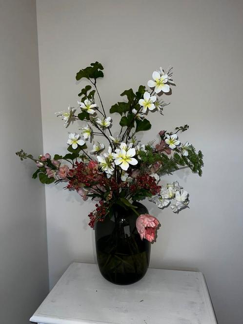 Nieuw zijdeboeket, Huis en Inrichting, Woonaccessoires | Kunstplanten en Kunstbloemen, Nieuw, Ophalen of Verzenden