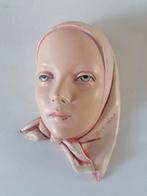 vintage wandhoofd van een vrouw niet geheel gaaf, Ophalen of Verzenden