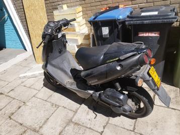 aprilia sr50 beschikbaar voor biedingen