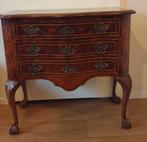 Kastje chippendale notenhout 2 deurtjes messing beslag. 71 c, Antiek en Kunst, Ophalen