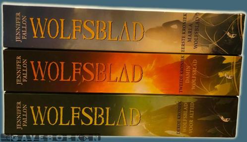 Wolfsblad - Jennifer Fallon - Luitingh Sijthoff - 3x - SC, Boeken, Fantasy, Zo goed als nieuw, Ophalen of Verzenden