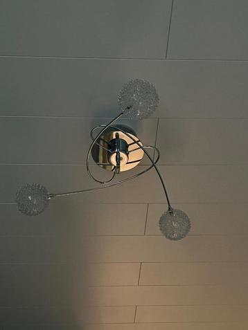 Plafondlamp beschikbaar voor biedingen
