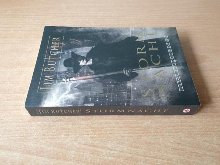 Jim Butcher - Stormnacht, Boeken, Fantasy, Gelezen, Ophalen of Verzenden