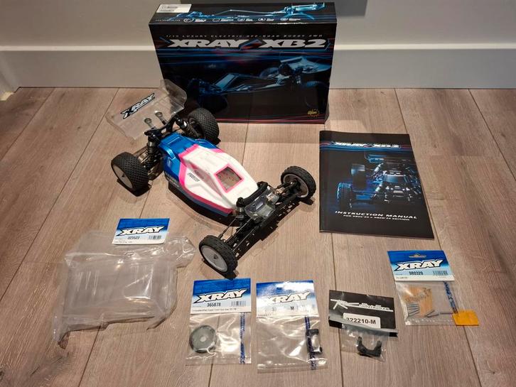 Xray XB2 '24 1:10 buggy roller, Hobby en Vrije tijd, Modelbouw | Auto's en Voertuigen, Zo goed als nieuw, Auto, Groter dan 1:32