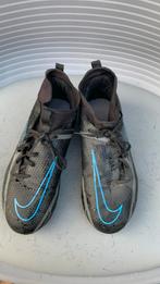 Voetbalschoenen, Ophalen, Schoenen