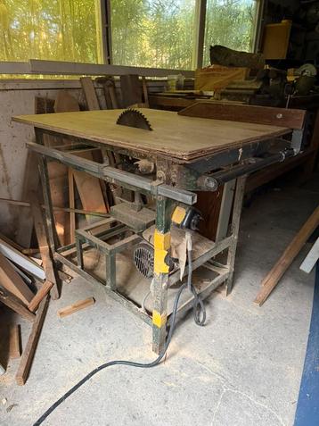 Zaagtafel industrieel beschikbaar voor biedingen