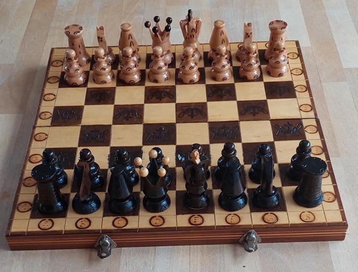 Pools houten schaakspel, Antiek en Kunst, Antiek | Speelgoed, Ophalen of Verzenden