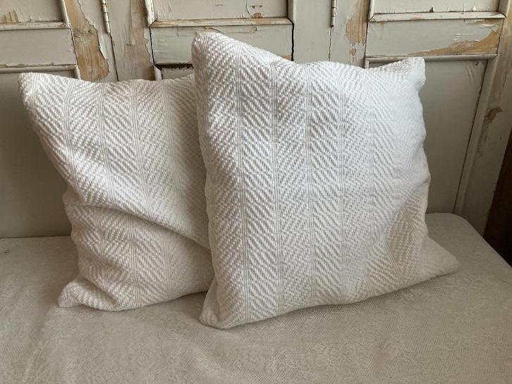 Witte kussens of kussenhoesjes, Huis en Inrichting, Woonaccessoires | Kussens, Gebruikt, Wit, Vierkant, Ophalen of Verzenden