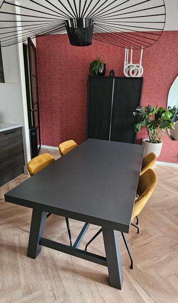 Eettafel 180x90 antraciet beschikbaar voor biedingen