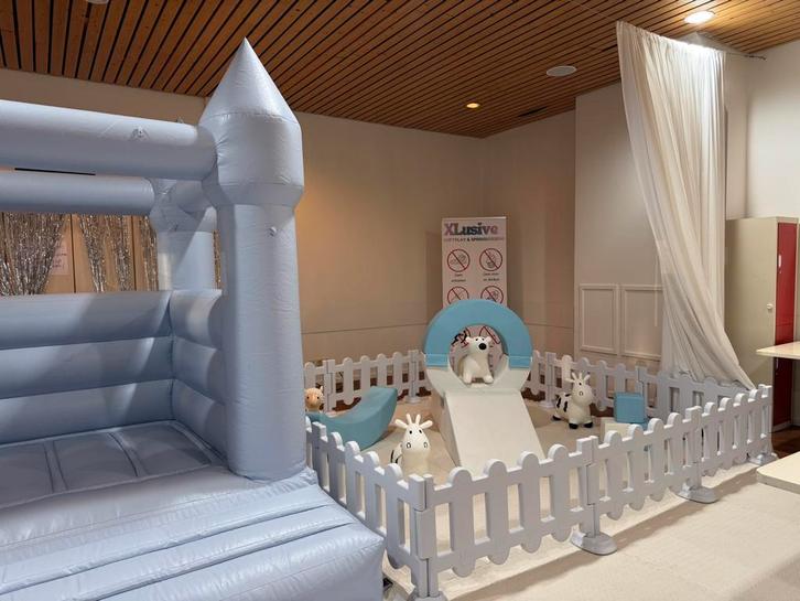 Springkussen en softplay te huur set! Kinderfeestjes, Hobby en Vrije tijd, Feestartikelen | Verhuur, Zo goed als nieuw, Overige