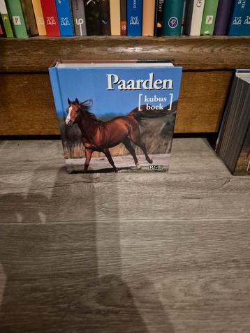 Paarden Kubus Boek beschikbaar voor biedingen