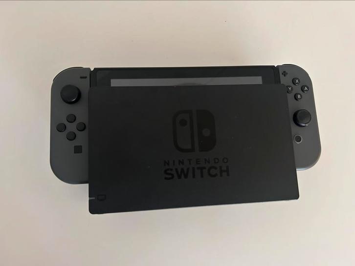 Nintendo Switch grijs - verbeterde accuduur & MicroSD kaart, Spelcomputers en Games, Spelcomputers | Nintendo Switch, Zo goed als nieuw