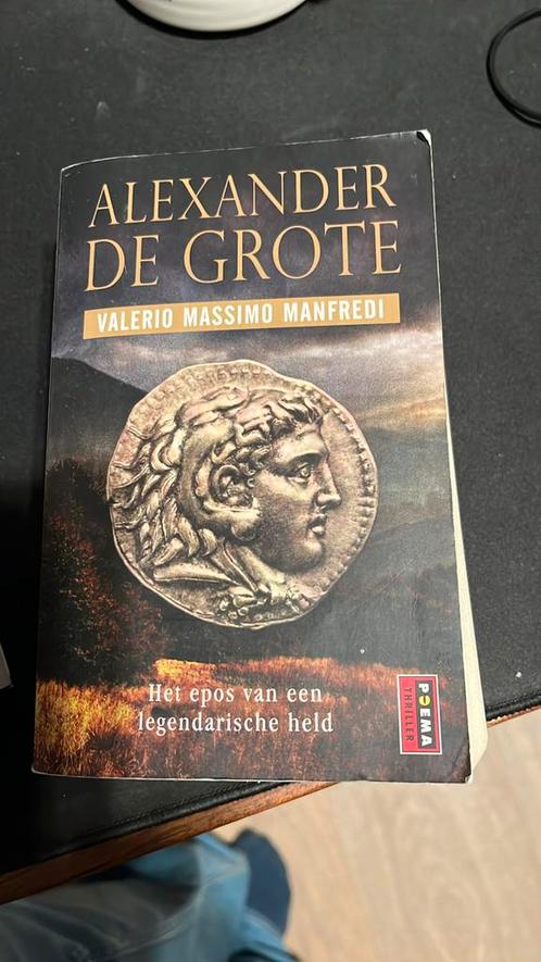 Valerio Massimo Manfredi - Alexander de Grote Omnibus, Boeken, Literatuur, Zo goed als nieuw, Nederland, Ophalen of Verzenden