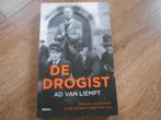 Ad van Liempt De drogist, Ophalen of Verzenden, Tweede Wereldoorlog, Zo goed als nieuw, Overige onderwerpen