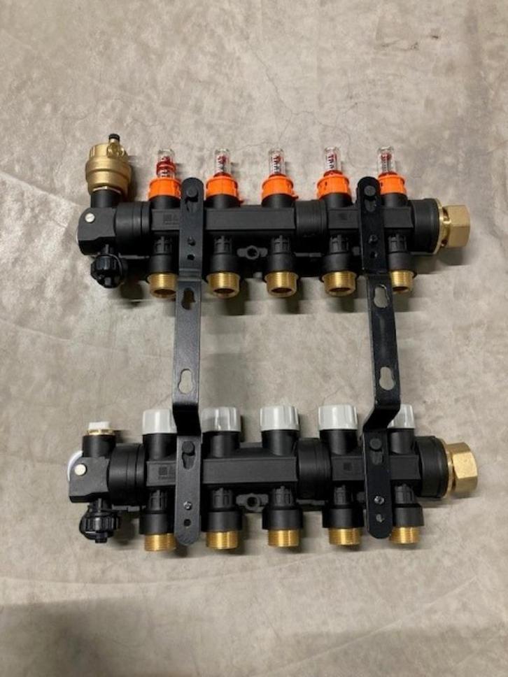 NIEUW! Verdeler Kunststof Vloerverwarming 5 groepen, Doe-het-zelf en Verbouw, Metselstenen, Nieuw, Overige typen, Ophalen of Verzenden