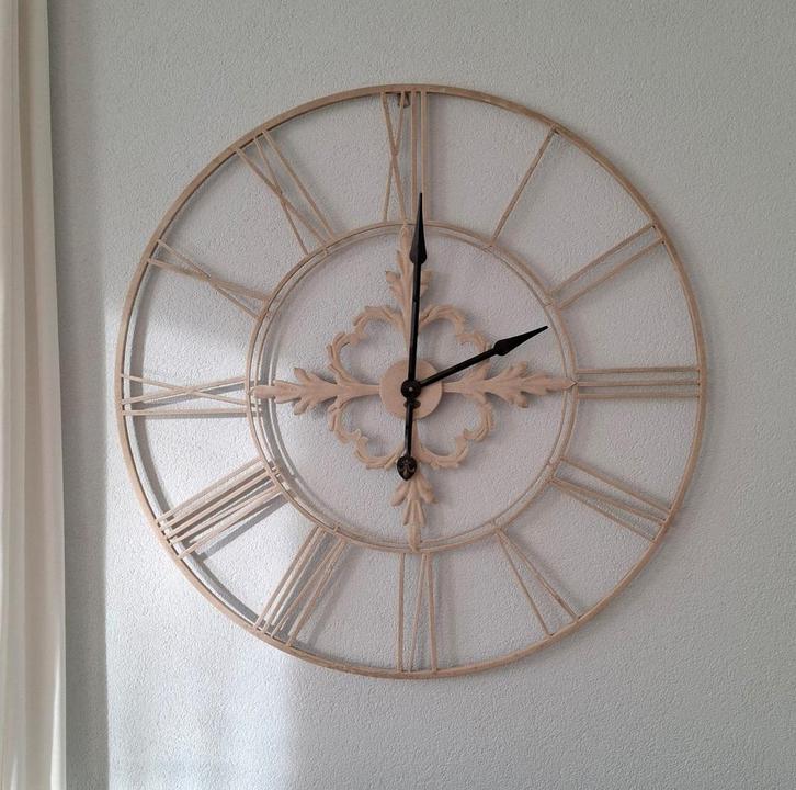 Klok Riverdale zandkleurig, Huis en Inrichting, Woonaccessoires | Klokken, Wandklok, Ophalen