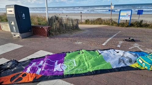 Rebel north 6 en 9 meter inclusief bar, Watersport en Boten, Kitesurfen, Zo goed als nieuw, 9 m², Twintip, Ophalen of Verzenden