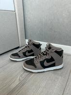 Nike Dunk High Moon Fiossil dames maat 37,5, Kleding | Dames, Schoenen, Nike, Ophalen of Verzenden, Nieuw, Sneakers of Gympen