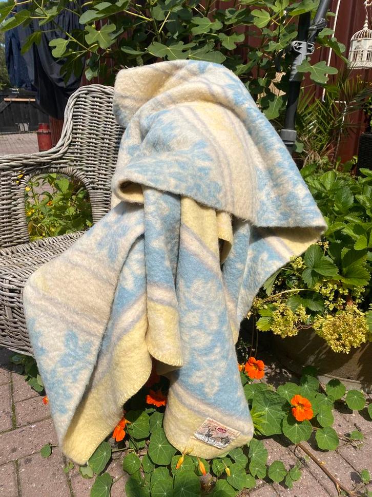 Prachtige gele /blauwe vintage wollen deken, Huis en Inrichting, Woonaccessoires | Plaids en Woondekens, Zo goed als nieuw, Ophalen of Verzenden
