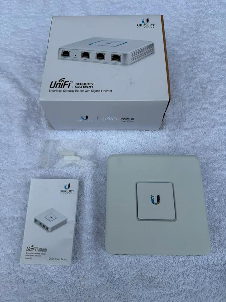 UniFi USG Security Gateway, Computers en Software, Netwerk switches, Zo goed als nieuw, Ophalen of Verzenden