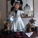 Zeer fraaie pop in matrozenkleding., Verzamelen, Poppen, Ophalen of Verzenden, Gebruikt, Pop