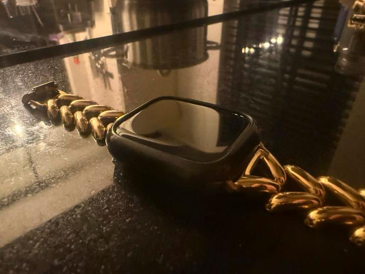 Apple Watch 8 45mm + 2 bandjes, Sieraden, Tassen en Uiterlijk, Smartwatches, Zo goed als nieuw, iOS, Zwart, Conditie, Ophalen