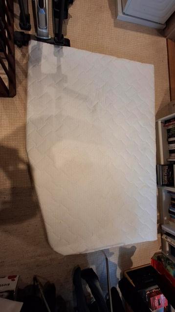 Frans Bed Topper Caravan 140x200 beschikbaar voor biedingen