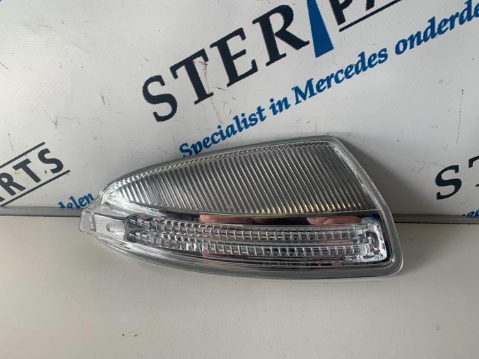 Knipperlicht spiegel rechts van een Mercedes C-Klasse, Auto-onderdelen, Verlichting, Mercedes-Benz, Nieuw, 3 maanden garantie
