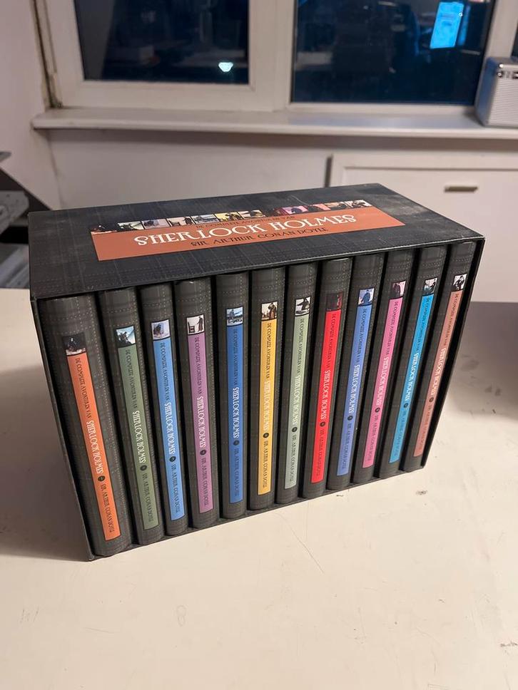 Sherlock Holmes Complete Avonturen - Doyle Bundel, Boeken, Romans, Zo goed als nieuw, Nederland, Ophalen of Verzenden