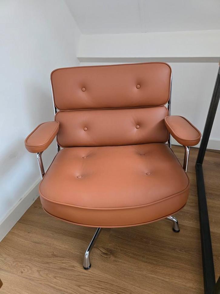 Originele, ongebruikte Lobby Chair, Huis en Inrichting, Stoelen, Nieuw, Eén, Leer, Metaal, Bruin, Ophalen of Verzenden