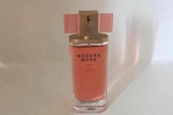Discontinued Modern Muse eau de rouge vol origineel beschikbaar voor biedingen