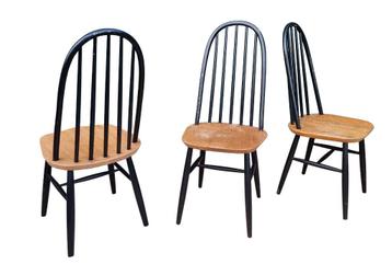 Vintage spijlenstoel – Scandinavisch designklassieker beschikbaar voor biedingen