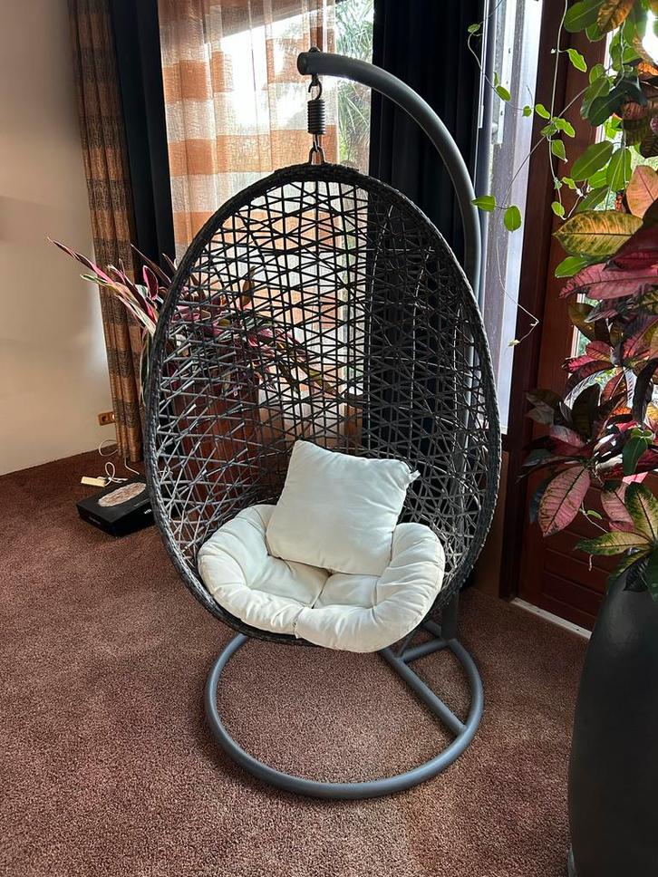 Robuuste schommelstoel met kussens, Huis en Inrichting, Stoelen, Zo goed als nieuw, Eén, Metaal, Grijs, Ophalen