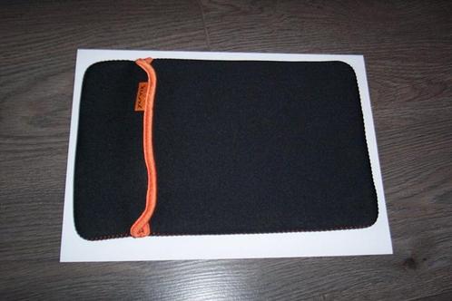 Nieuwe tablet-hoes tot 10inch merk (YARVIK), Computers en Software, Tablet-hoezen, Nieuw, Bescherming voor- en achterkant, 10 inch