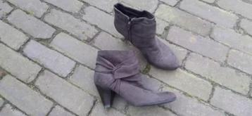5 paar nette goede dames schoenen - laarzen maat 37 beschikbaar voor biedingen
