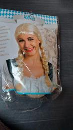 Blonde pruik met vlechten, Ophalen of Verzenden, Zo goed als nieuw, Carnaval