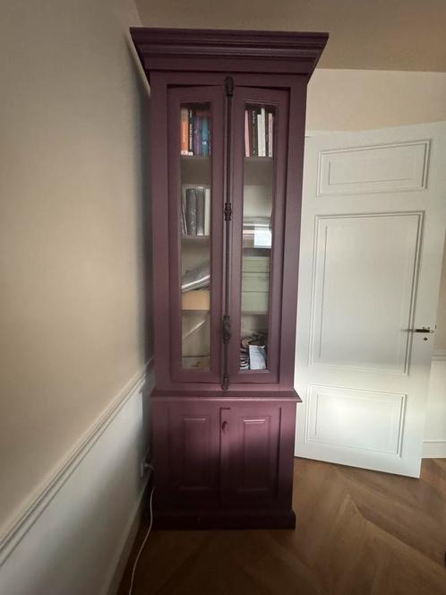 Prachtige hoge bordeauxrode vitrinekast – 245x82x40, Huis en Inrichting, Kasten | Vitrinekasten, Zo goed als nieuw, 200 cm of meer
