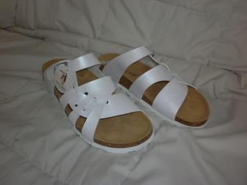 slippers maat 40  merk :  hush puppies beschikbaar voor biedingen