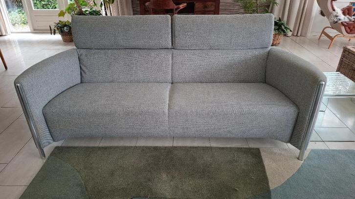 leolux Goncharov  Bank   effen grijze stof, Huis en Inrichting, Banken | Bankstellen, Gebruikt, Rechte bank, Driepersoons, 200 tot 250 cm