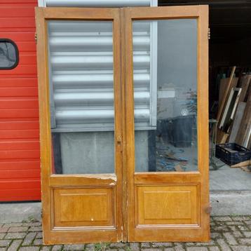 Antiek deurstel , ouderwetse grootte  beschikbaar voor biedingen