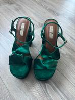 Groene Velvet Hakken Primark Maat 36 - Nieuwstaat!, Ophalen of Verzenden, Zo goed als nieuw, Groen, Pumps