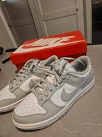 Nike dunk low grijs, Kleding | Heren, Schoenen, Ophalen of Verzenden, Nieuw, Overige kleuren